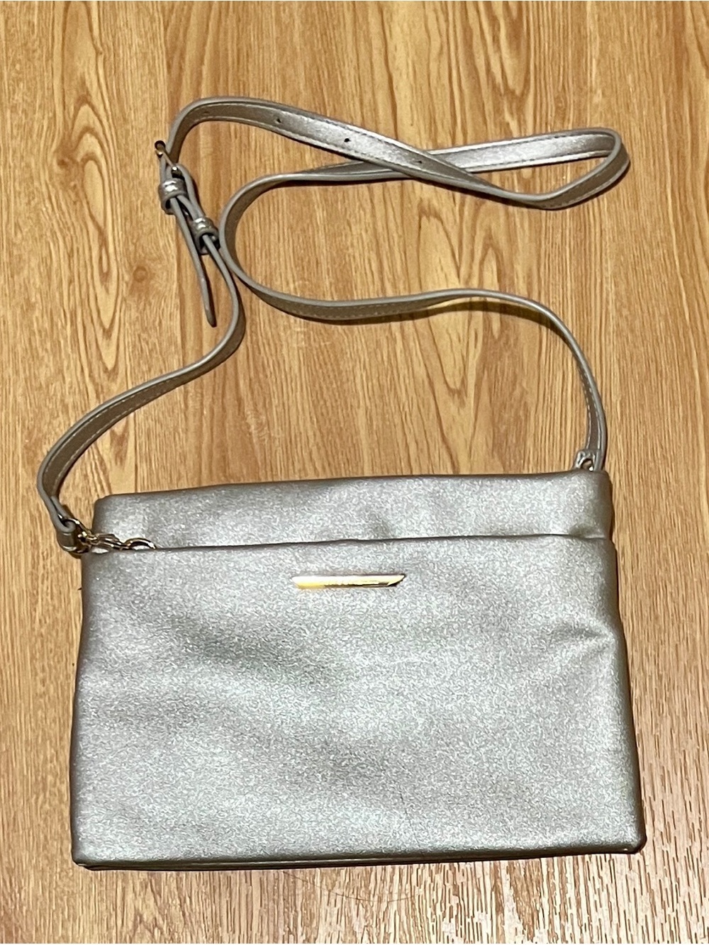Metallic Silver Crossbody Bag - Sleek Women's Shoulder Bag